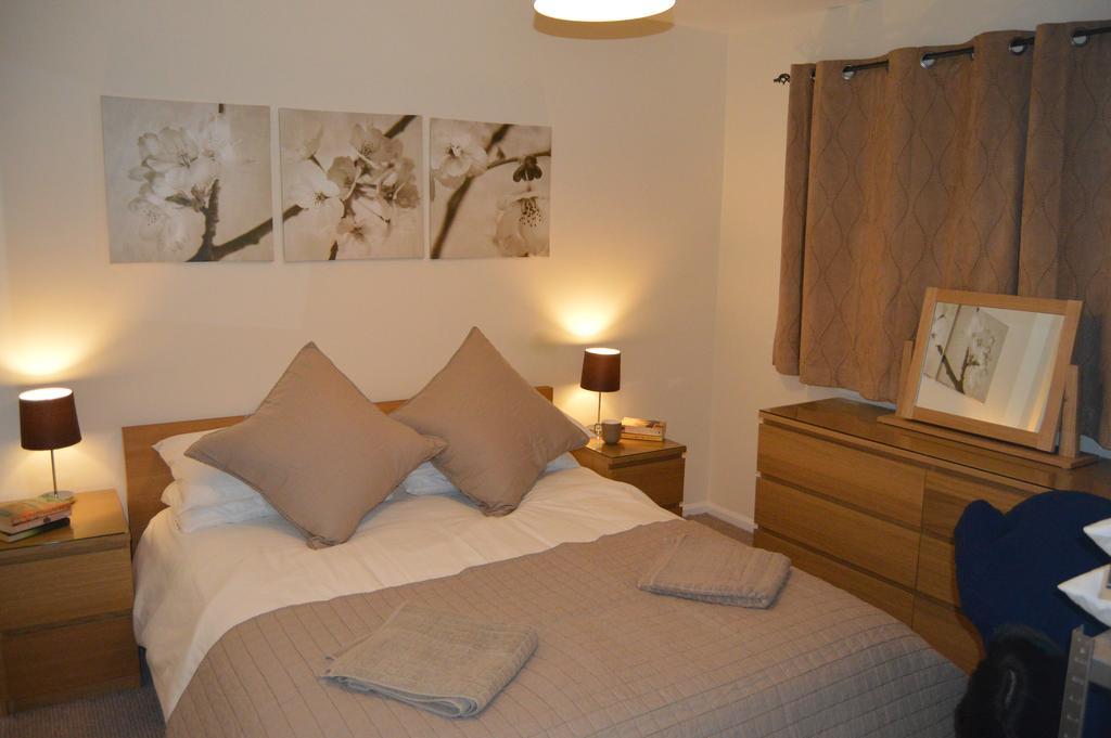 Chesterton Court Apartment Gloucester Bagian luar foto